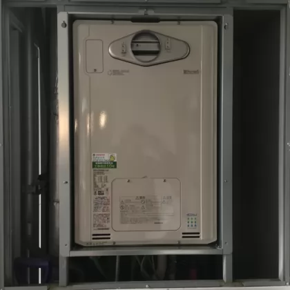 埼玉県ふじみ野市 交換後の給湯器 リンナイ RUFH-E2405AA2-3(A)