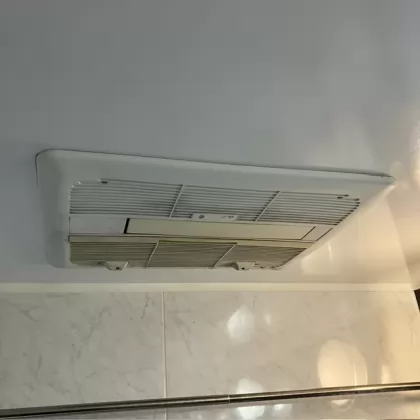大阪府吹田市 交換前の浴室乾燥機 ハーマン FD2810J2M