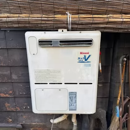 静岡県三島市 交換前の給湯器 リンナイ RUFH-VD2401SAW2-3