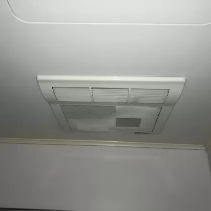 東京都江東区 交換前の浴室乾燥機 三菱 V-132BZF4-1