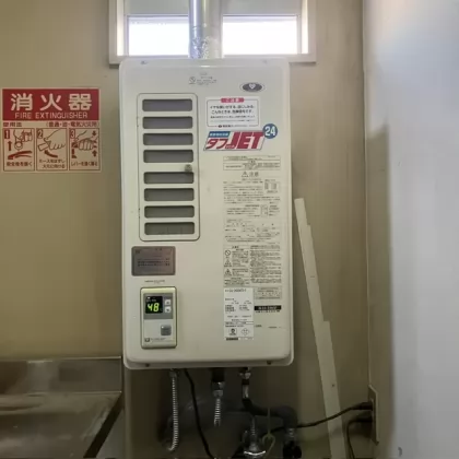 大阪府大阪市西区 交換前の給湯器 ノーリツ GQ-2420WZD-F