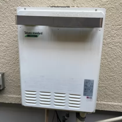 三重県四日市市 交換前の給湯器 パロマ FH-242AWAD