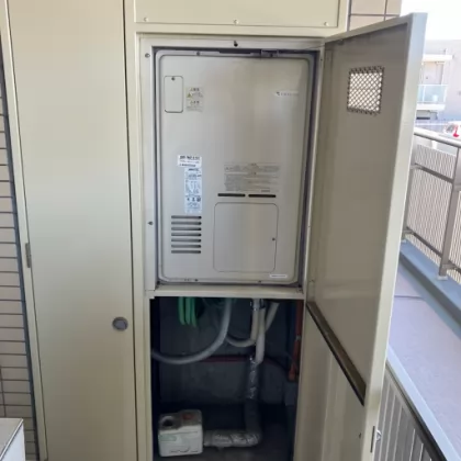 神奈川県横浜市瀬谷区 交換前の給湯器 リンナイ RUFH-V2400AU2-3