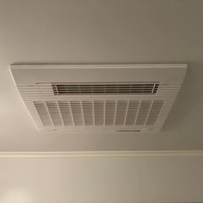 東京都中央区 交換後の浴室乾燥機 マックス BS-133HM-CX