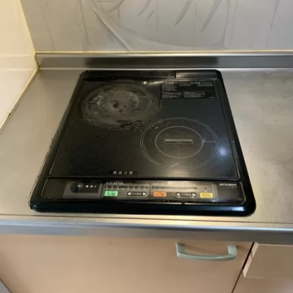 静岡県焼津市 交換前のIHクッキングヒーター 三菱 CS-H2201B