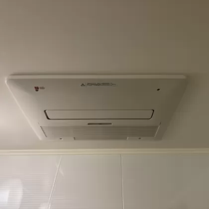 千葉県千葉市稲毛区 交換後の浴室乾燥機 ノーリツ BDV-4106AUKNC-J3-BL