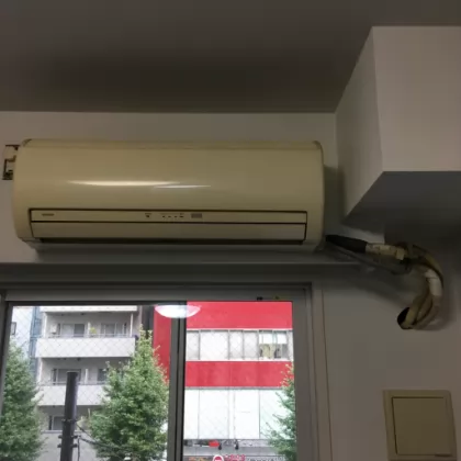 東京都台東区 交換前のエアコン