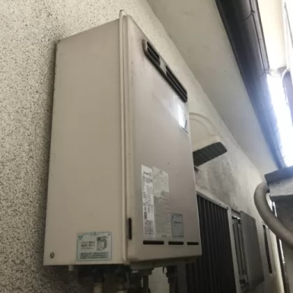 大阪府堺市中区 交換前の給湯器 リンナイ RUF-V2005SAW