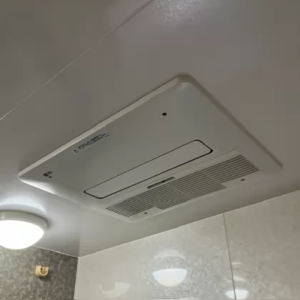 千葉県千葉市稲毛区 交換後の浴室乾燥機 ノーリツ BDV-4106AUKNC-BL