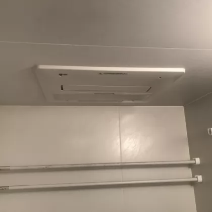 大阪府寝屋川市 交換後の浴室乾燥機 ノーリツ BDV-4106AUKNC-J3-BL