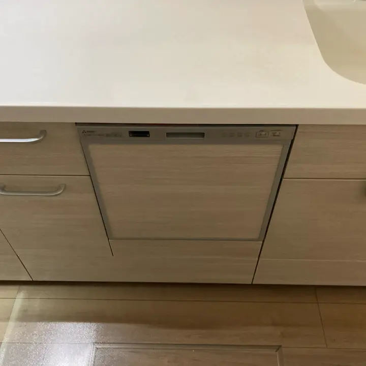 交換前のビルトイン食洗機（三菱 EW-45V1S）