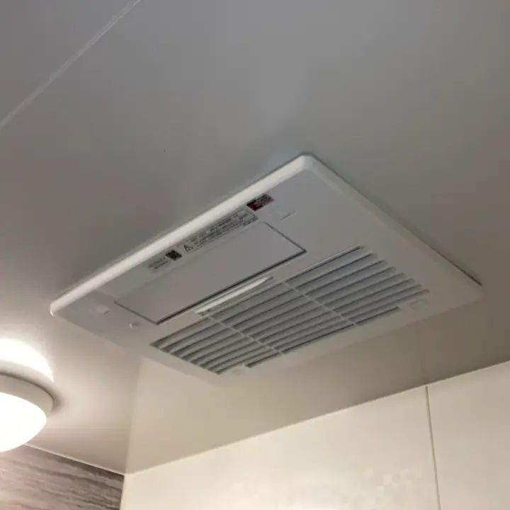 交換後の浴室乾燥機（リンナイ RBH-C3302K1P）