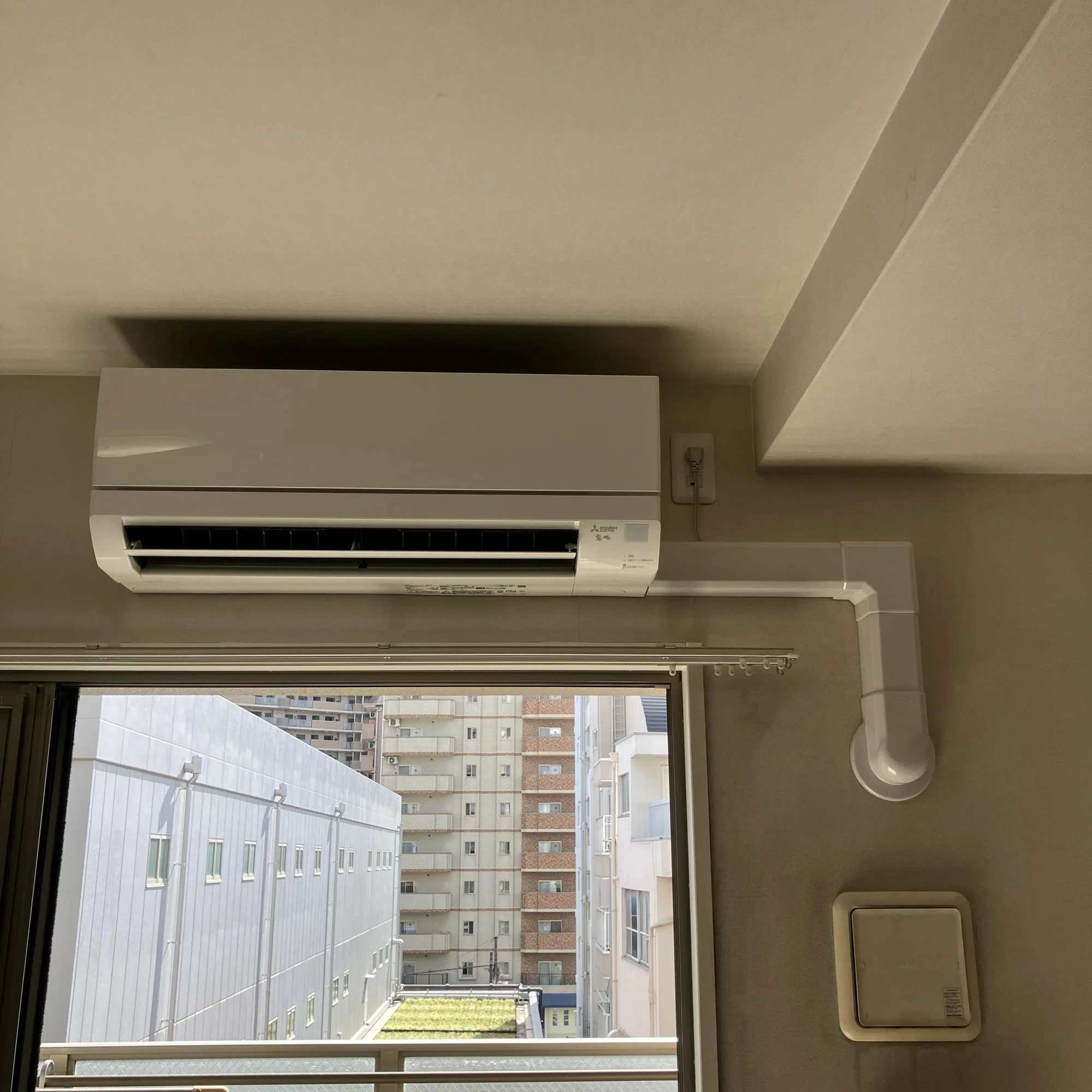 MSZ-GV2826-W