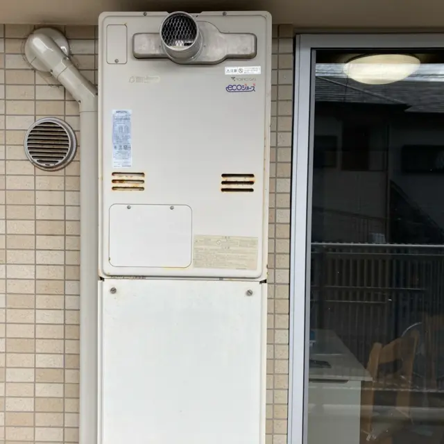 交換前の給湯器（リンナイ RUFH-K2400AT2-6）